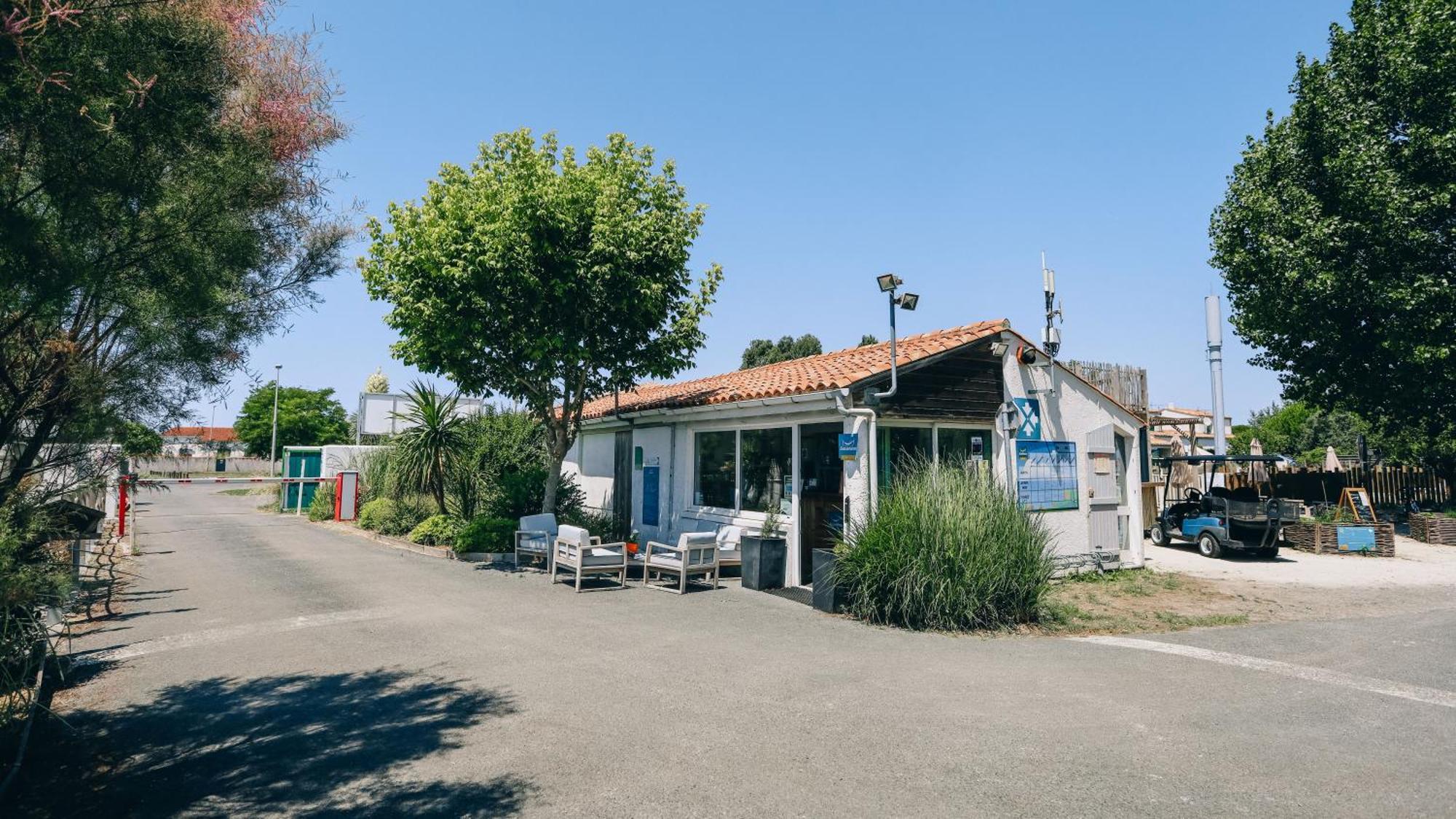 Camping La Pree Les Portes-en-Re エクステリア 写真